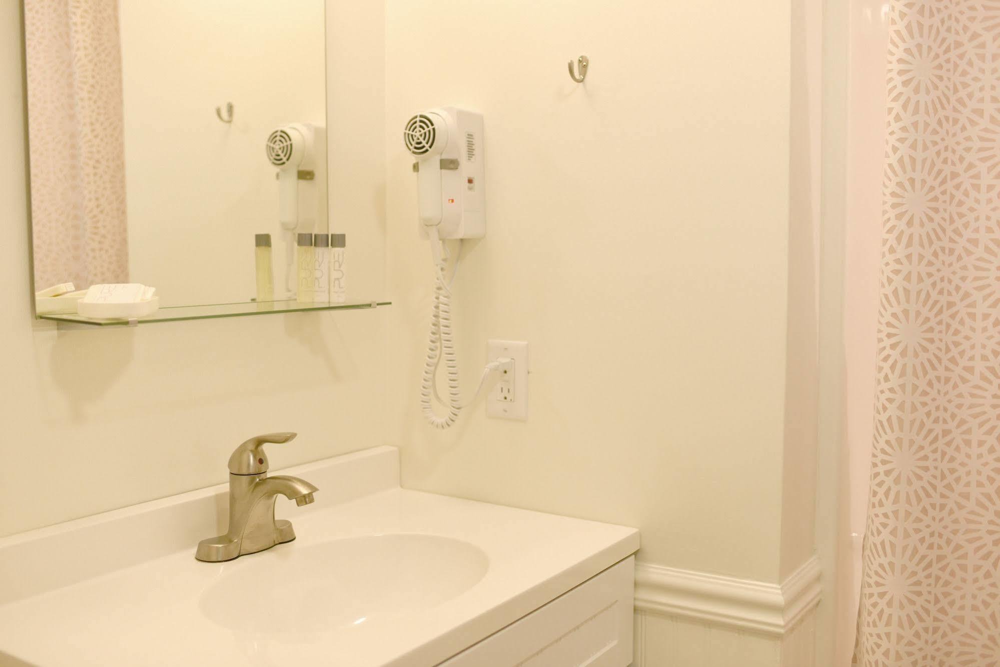 Sandwich Inn And Suites Esterno foto